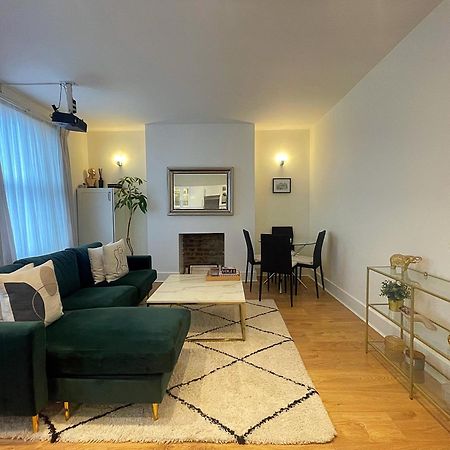 Queen Bedroom In Maida Vale Londyn Zewnętrze zdjęcie