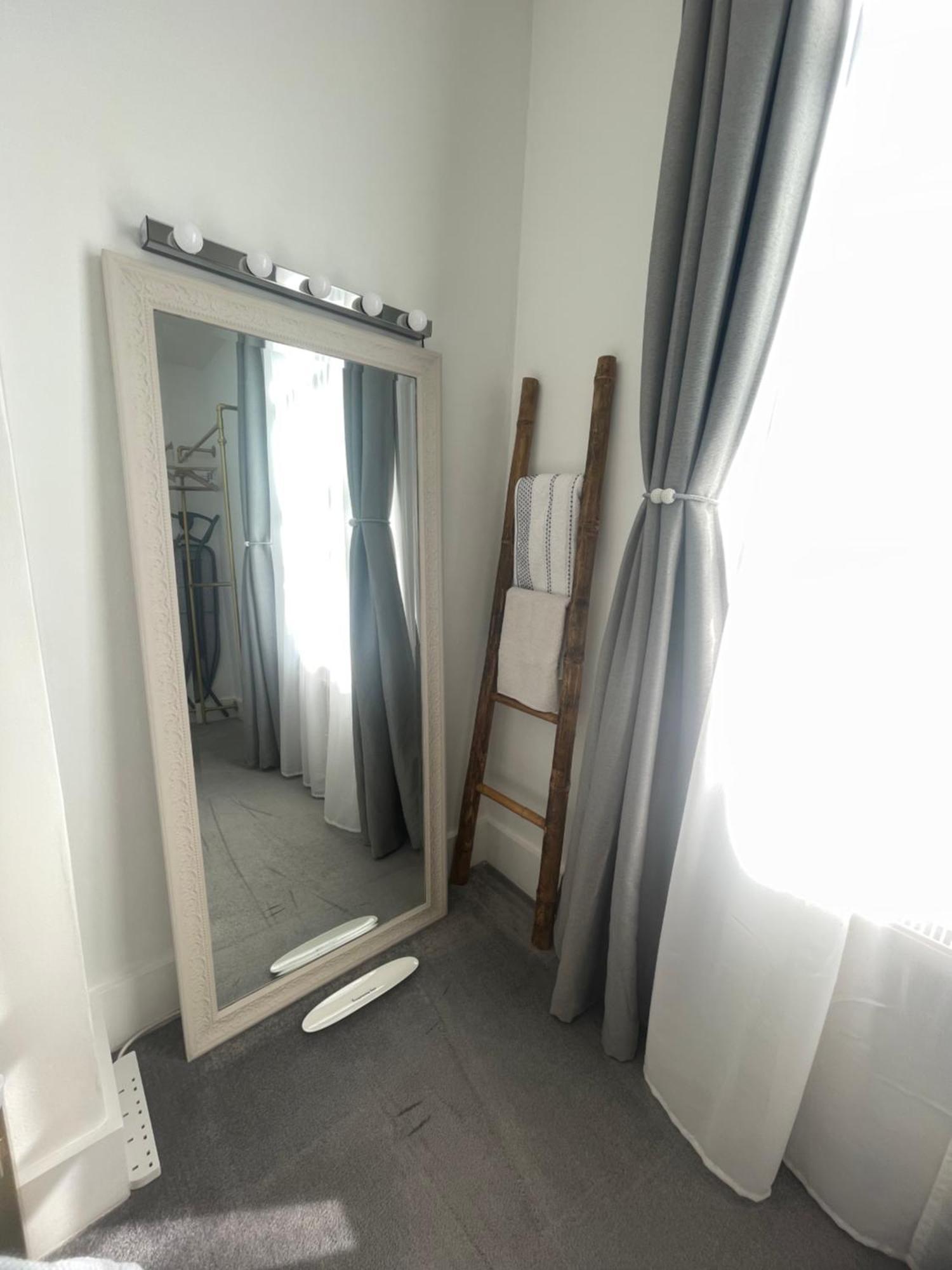 Queen Bedroom In Maida Vale Londyn Zewnętrze zdjęcie